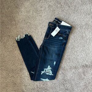 NWT American Eagle Distressed Jeans Jeggings